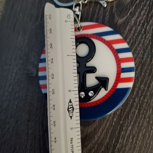 Anchor Keychain with Mirror - Picture 4 of 7